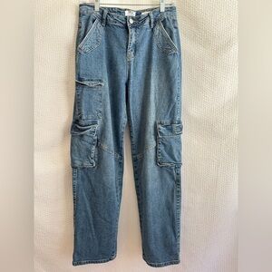 BBJ Los Angeles Women’s Straight Leg Cargo Blue Jeans Size: 5 / 27